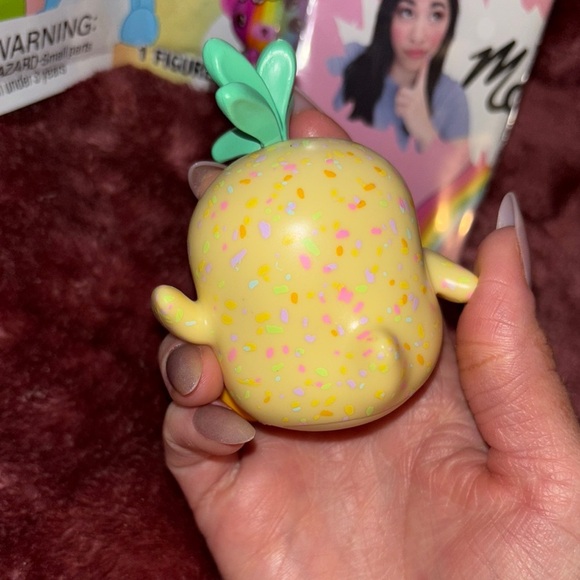 Moriah Elizabeth series 2 Color Splash Mystery Figure - Picture 3 of 6